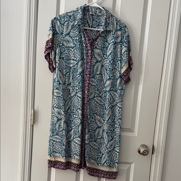 LOFT Dresses & Skirts - LOFT Teal and Cream Leaf Pattern Dress size 12. No belt